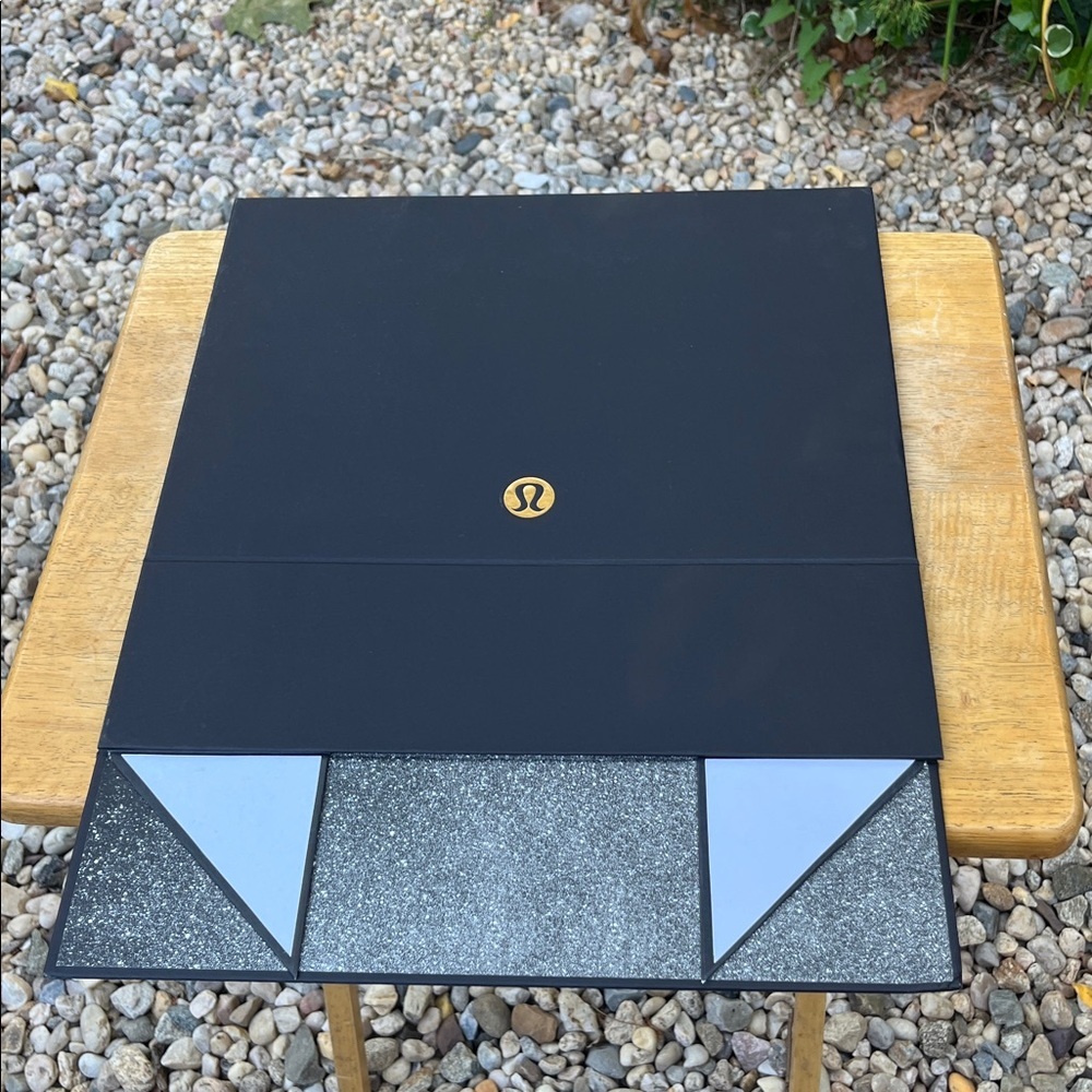 Lululemon Special Edition Magnetic Box NEW - Picture 2 of 5